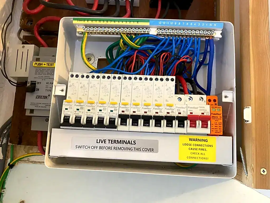 FUSEBOX REPLACEING 4